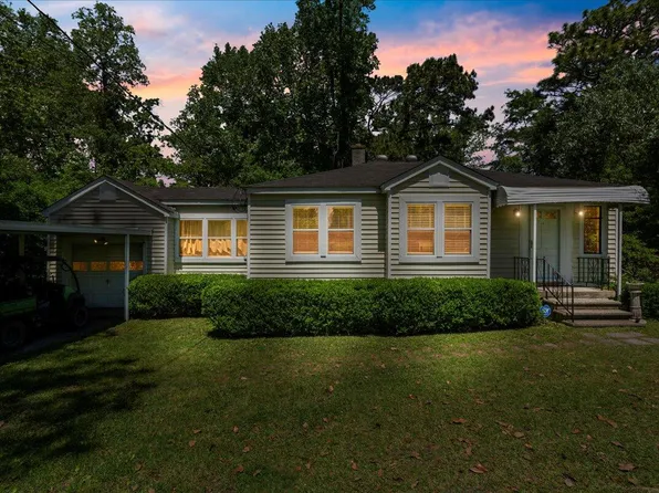 1104 Melvin Dr, Hanahan, SC 29410