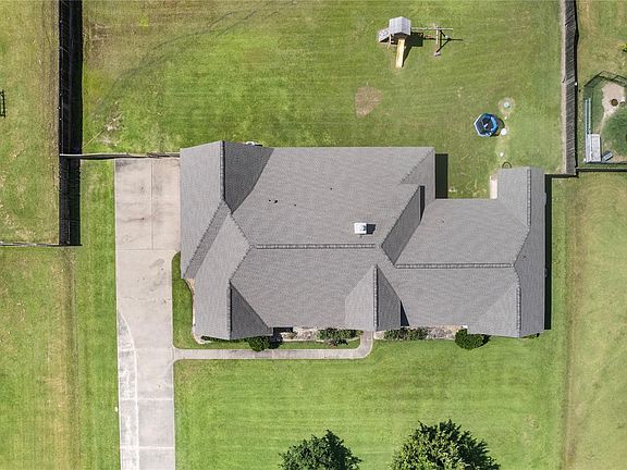 2nd image of 4502 Landon Ln