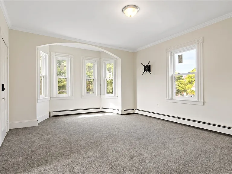75 Washington St #2 — Photo 10
