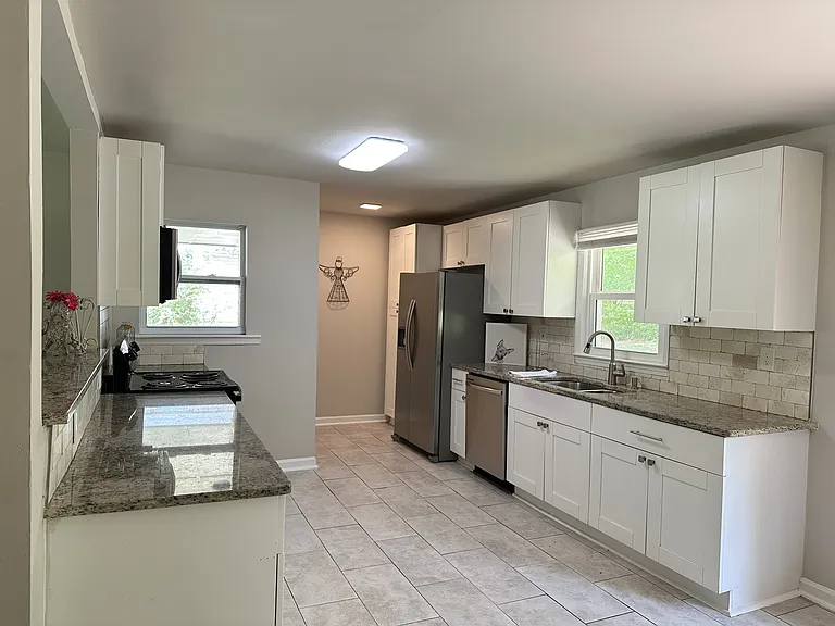 1920 Janet Ln — Photo 19