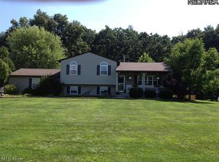 896 Walnut Grove Dr, New Waterford, OH 44445
