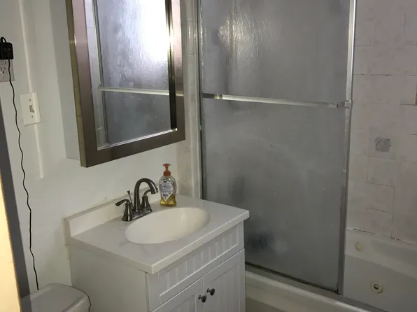 35 Bay 8th St #2, Brooklyn, NY 11228