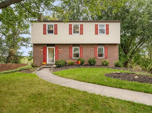 9042 Woodview Dr, Pittsburgh, PA 15237