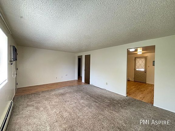 4th image of 136 E 8th Ave APT 2