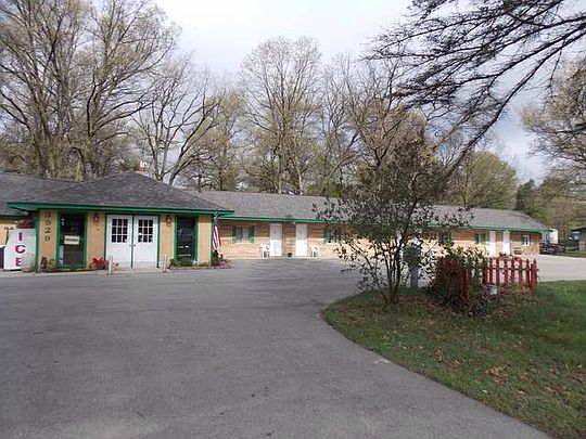 1st image of 3929 N Clare Ave