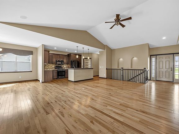 4th image of 2106 Hallbrook St SW
