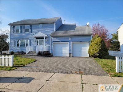 4 Princess Dr, North Brunswick, NJ, 08902