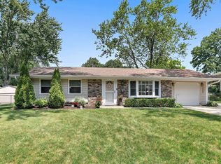 1500 Princeton Ln, Schaumburg, IL 60193