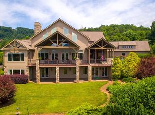 162 N Meadows Dr, Hayesville, NC 28904