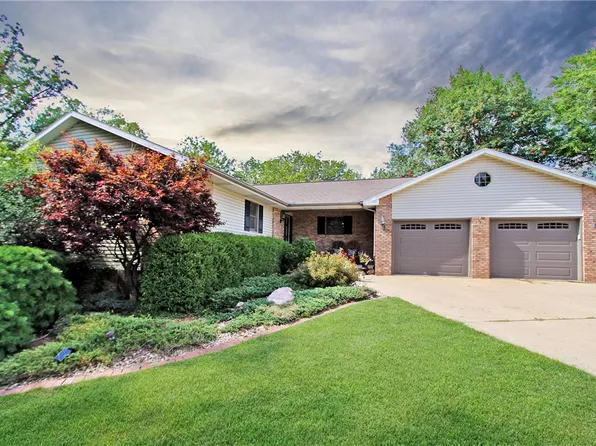 2322 Andover Pl, Charleston, IL 61920