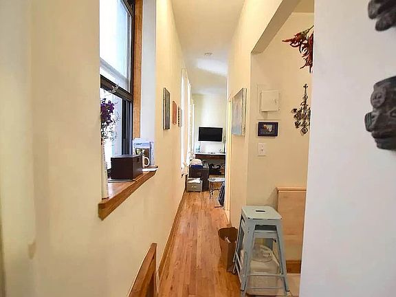 5th image of 203 W 85th St APT 32