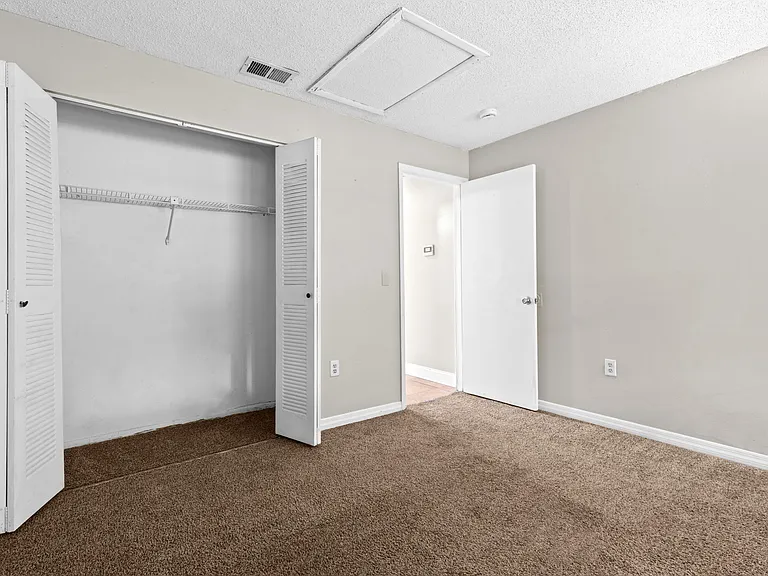 629 Stillview Cir — Photo 24