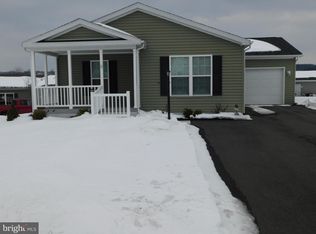 5 Sandpiper Dr, Bechtelsville, PA 19505