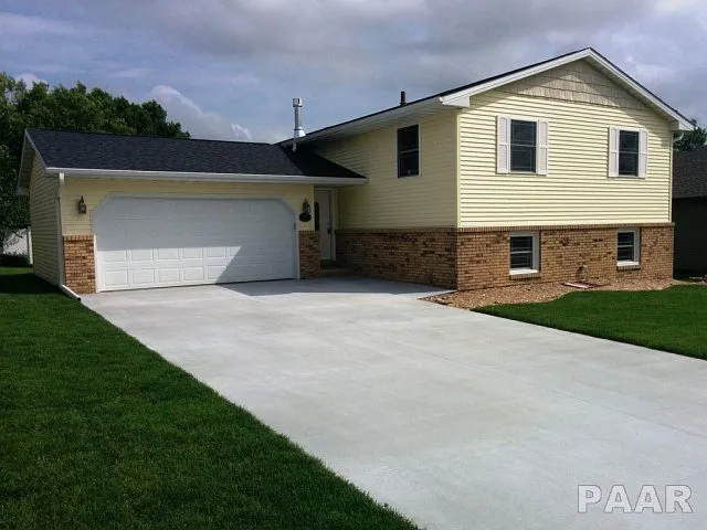 1107 Windsor Way photo 1