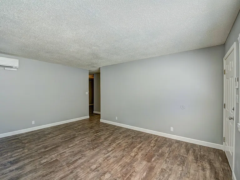 Juniper Garden Apartments — Photo 10