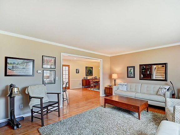 4th image of 7301 Steinmeier Dr