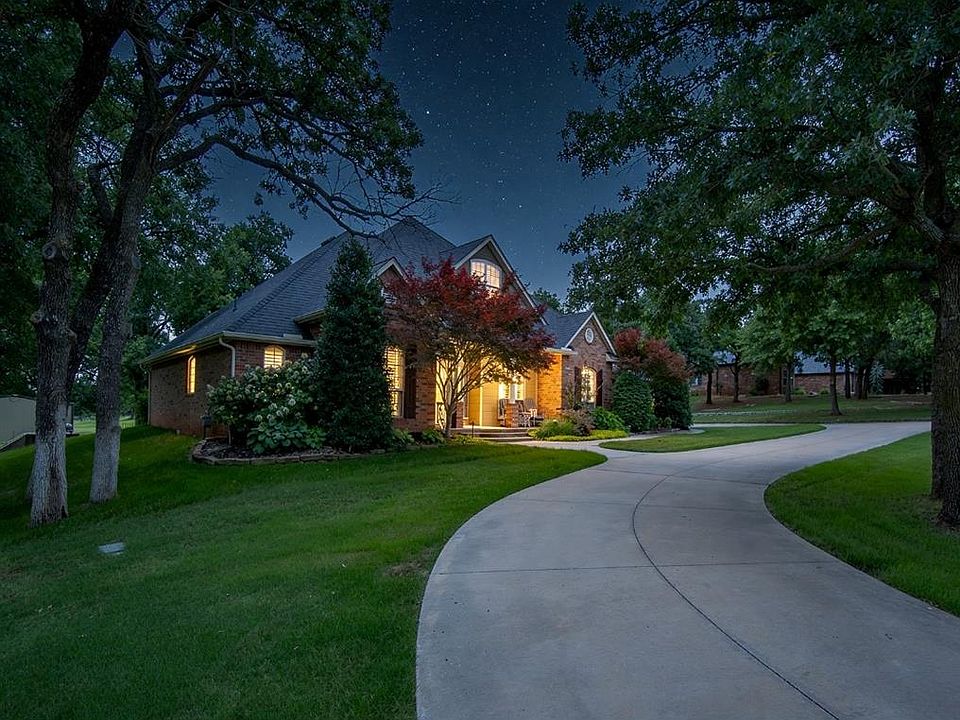 1st image of 1372 Fox Run Ln