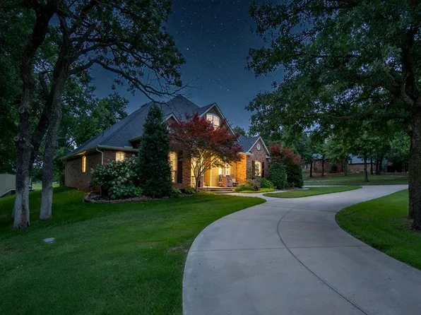 1372 Fox Run Ln, Blanchard, OK 73010