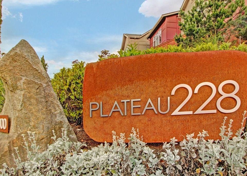 Front Entrance Neighborhood