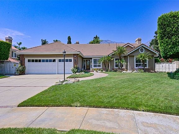 4th image of 479 Canterbury Ct