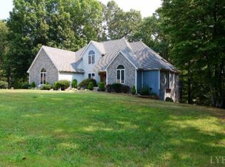 155 Ridge St, Madison Heights, VA 24572