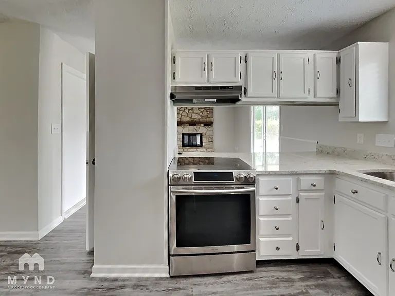 8212 Autumn Mill Ln — Photo 8