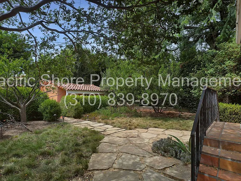 1229 Geneva St — Photo 39