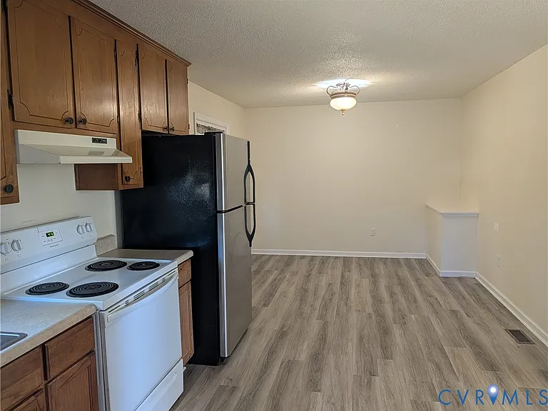 23421 Courthouse Rd — Photo 8