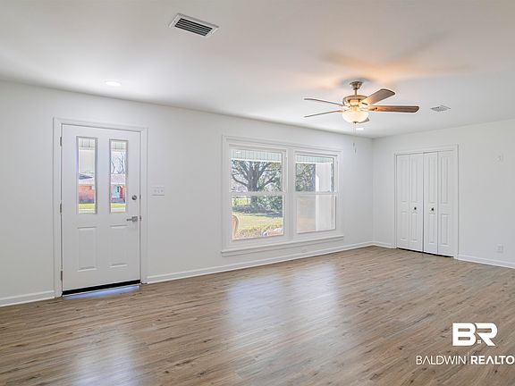3rd image of 603 E Myrtle Ave