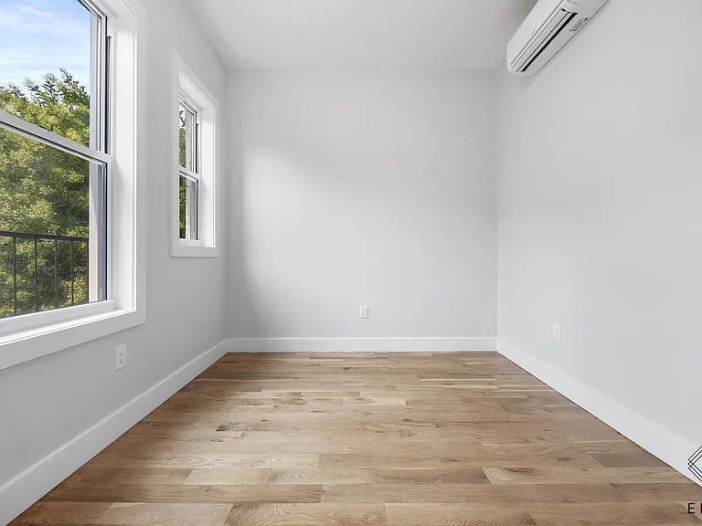 690 Onderdonk Ave #3A — Photo 8
