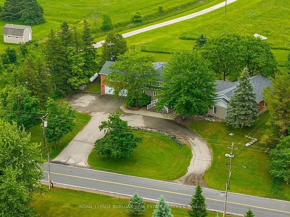 3rd image of 2220 Britannia Rd