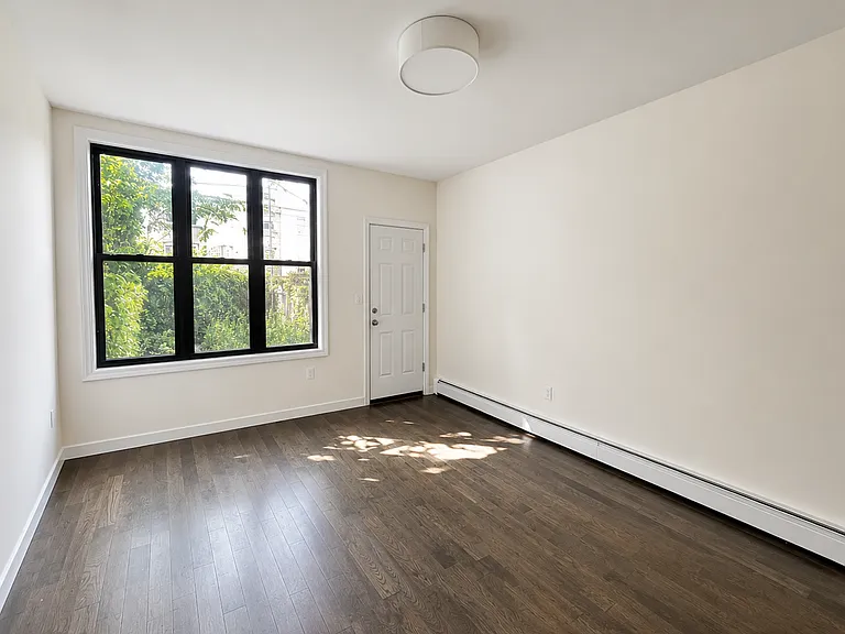 2011 Grove St #1L — Photo 2