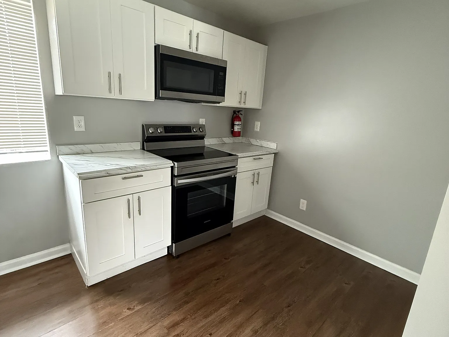 2 bed, 700 sqft, $1,400 — Photo 3