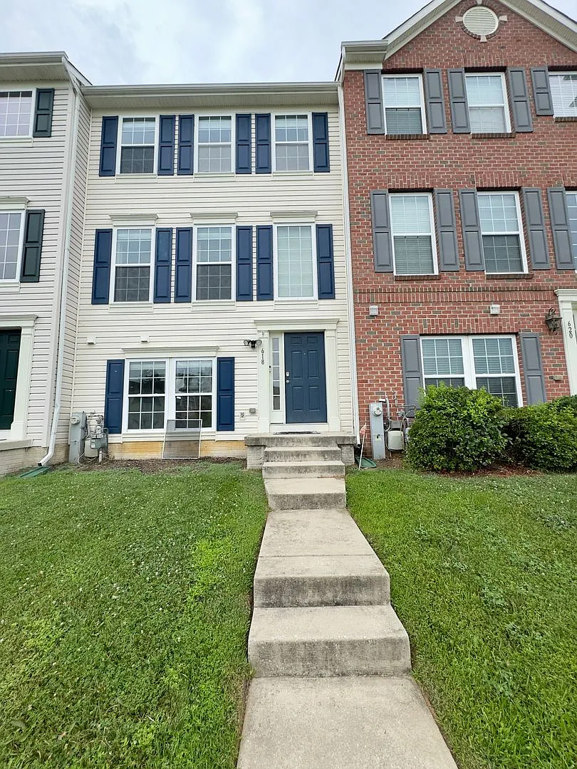 Charming 3BD/2BA/2 Half Bath Townhome with Garage in Aberdeen, MD! — Photo 1