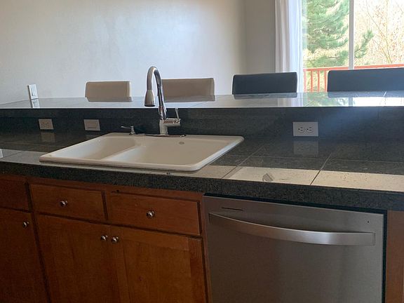 Brand new dishwasher, disposal and faucet