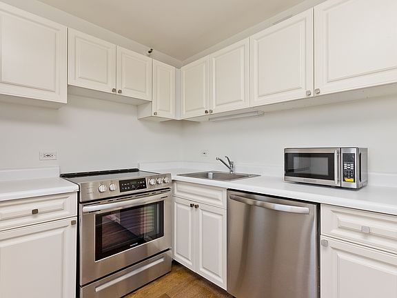 5th image of 3660 N Lake Shore Dr APT 3410