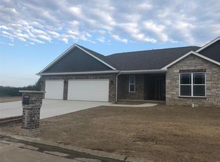 1008 Bach Dr, Millstadt, IL 62260
