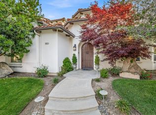 10677 N Oak Hill Cir, Fresno, CA