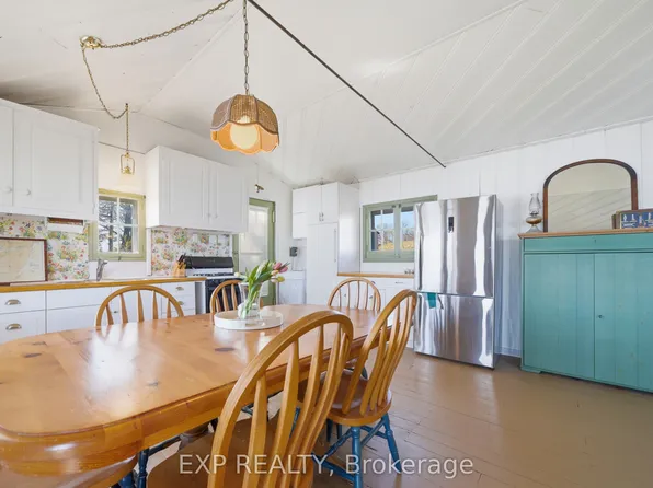 32 Quinte View Rd, Greater Napanee, ON K0H 1G0