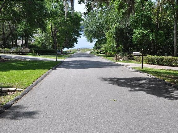 3rd image of 1210 W Crooked Lake Pl