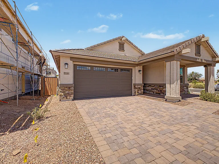 5330 W Harmont Dr — Photo 27