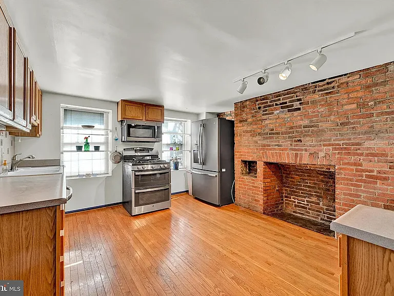 1005 S Kenwood Ave #A — Photo 4