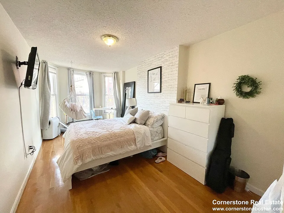 582 Columbus Ave #3C