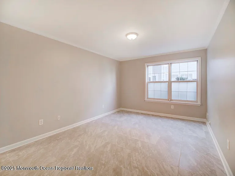869 Mariposa Ct — Photo 9