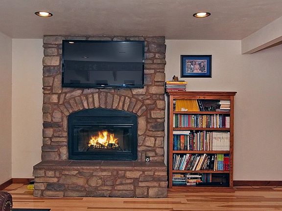 4th image of 426 Georgia St