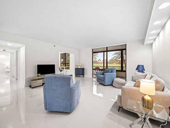 5th image of 7145 Promenade Drive #101
