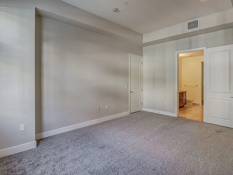 Axis 2300 Apartments — Photo 108