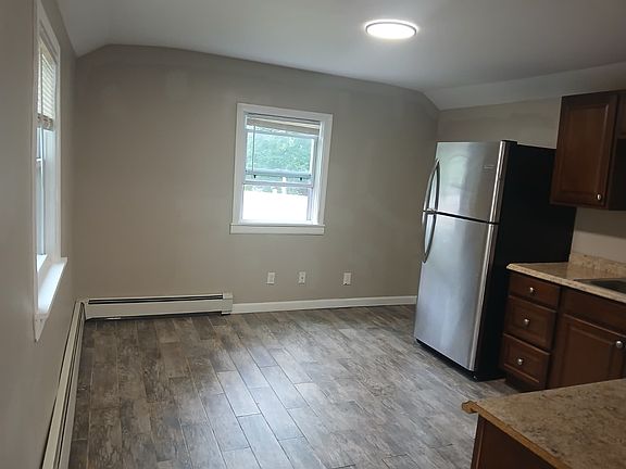 3rd image of 1360 Charles St