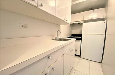 Rented by Manhattan Realty Group