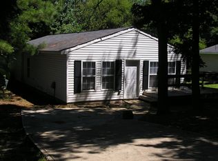 5908 Amberly Ln, Charlotte, NC 28213